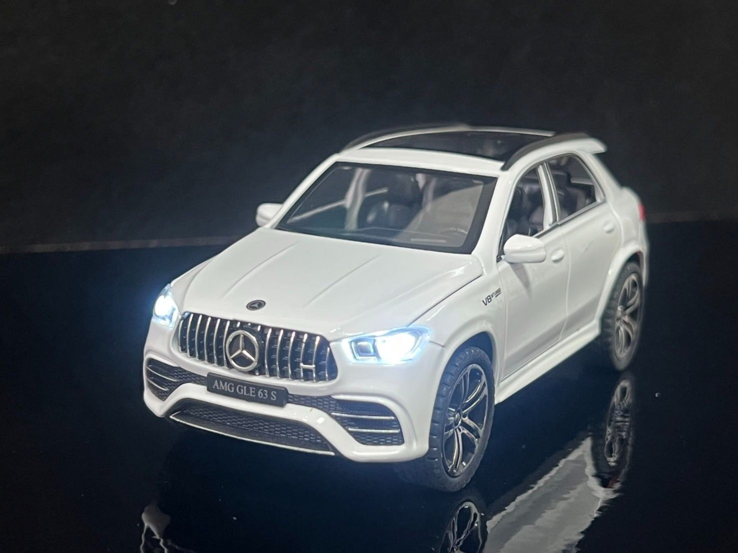 メルセデスAMG GLE63 S ミニカー 1/32 ホワイト - メルカリ