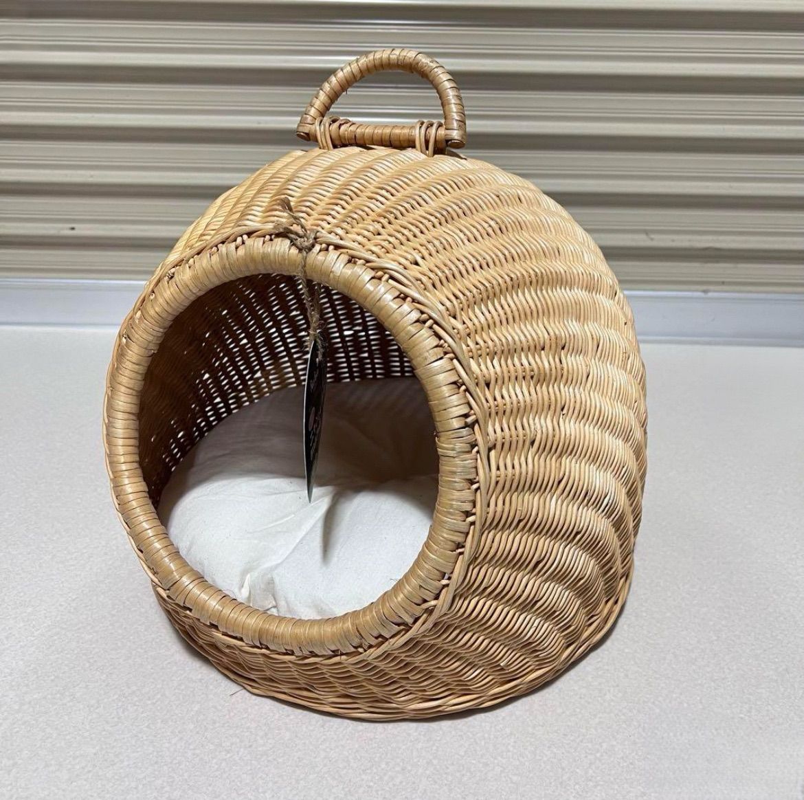 【新品】天然素材のおしゃれで快適な愛猫の隠れ家ハウス 新品】天然素材のおしゃれで快適な愛猫の隠れ家ハウス 夏物商品