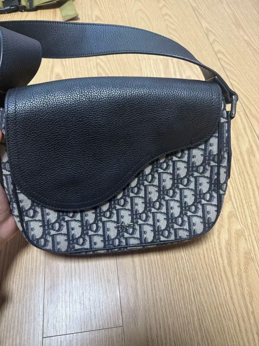 Dior ディオール サドルバッグ メッセンジャー バッグ クロスバッグ