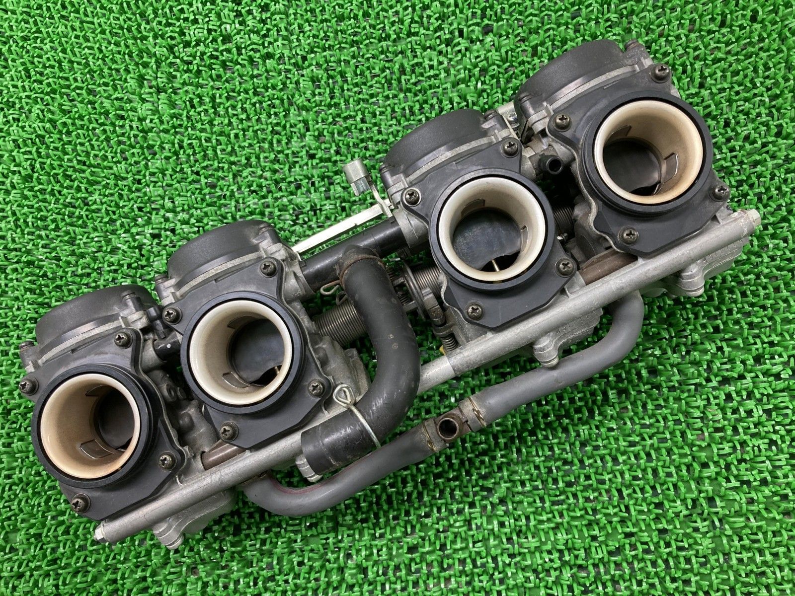 CB1000SF キャブレター 45E ホンダ 純正 バイク 部品 SC30 ビッグ1 割れ欠け無し 品薄 希少品 車検 Genuine 【中古】 18 CB1000SF キャブレター 45E ホンダ 純正 バイク 部品 SC30 ビッグ1