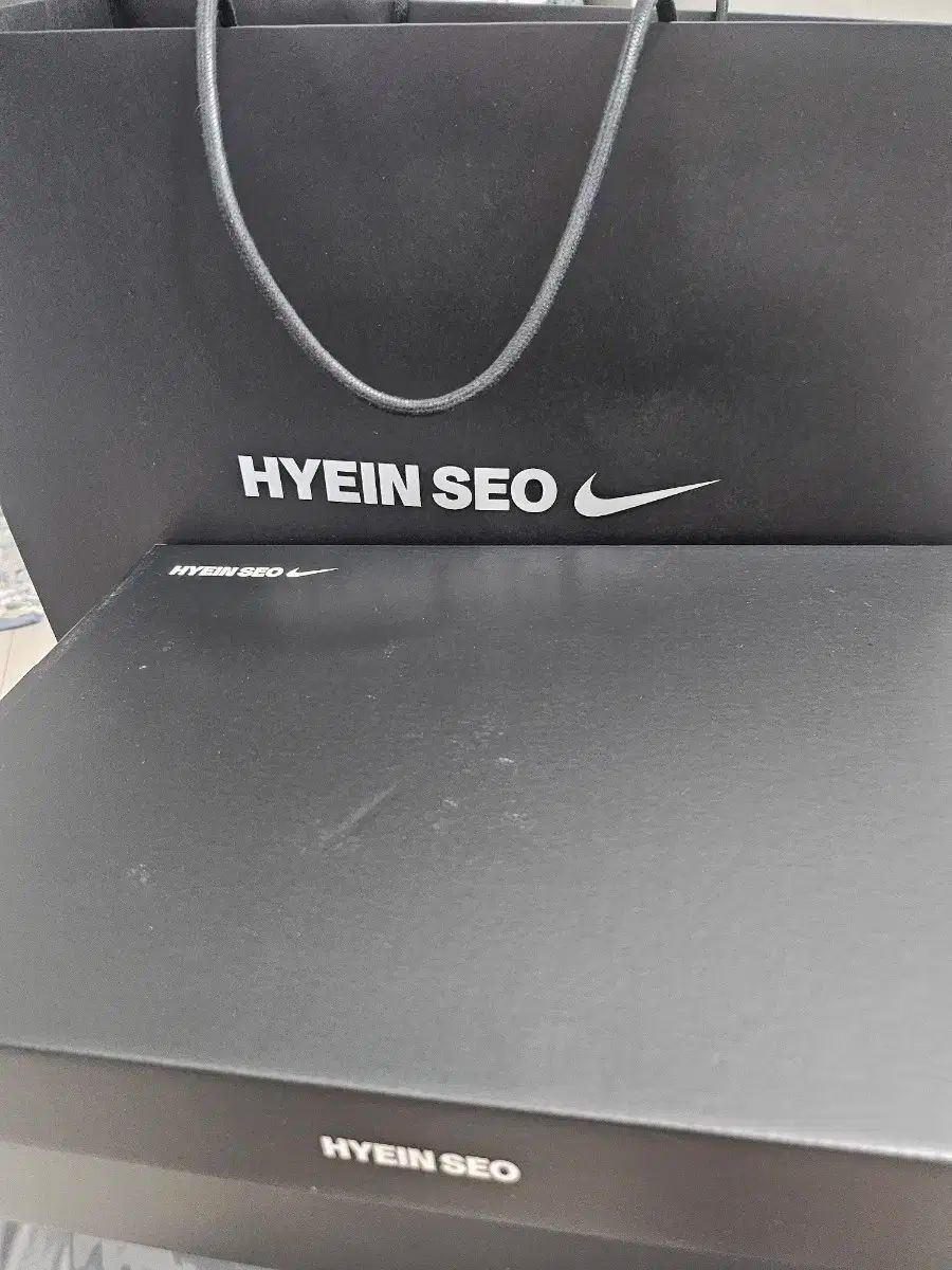 NIKE ナイキ ヘインソ 275 アバ ローバー 黒