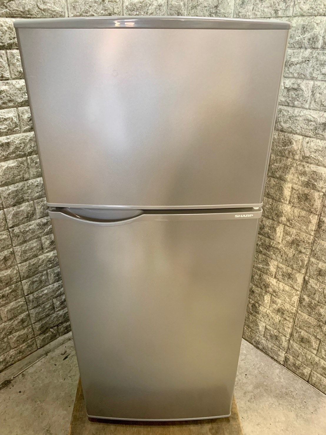 【美品】大阪送料無料★3か月保障★冷蔵庫★2ドア★SJ-H12D-S★R-686 SJ-H12D-S 冷蔵庫 シルバー系 [118L /2ドア /右開きタイプ] 【お届け