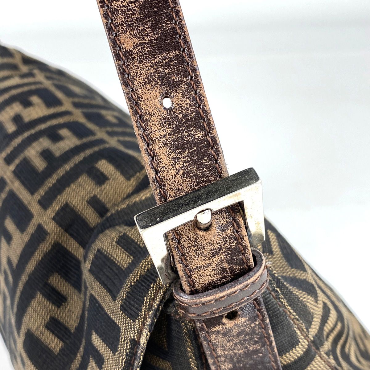 Fendi ズッカ柄マンマバゲット　ベージュ Fendi ズッカ柄マンマバゲット ベージュ フェンディズッカ柄バゲット