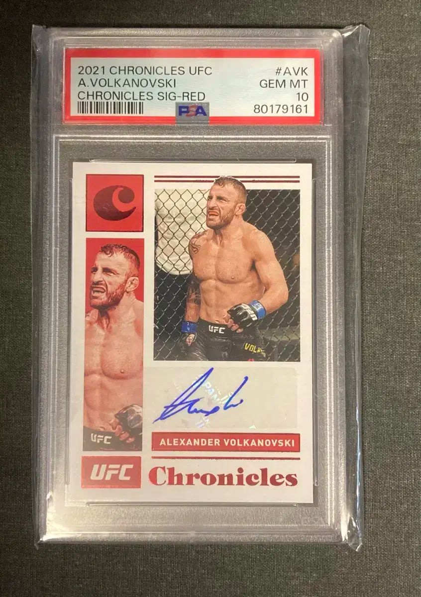 UFC Topps アレクサンダー・ヴォルカノフスキー サインカード