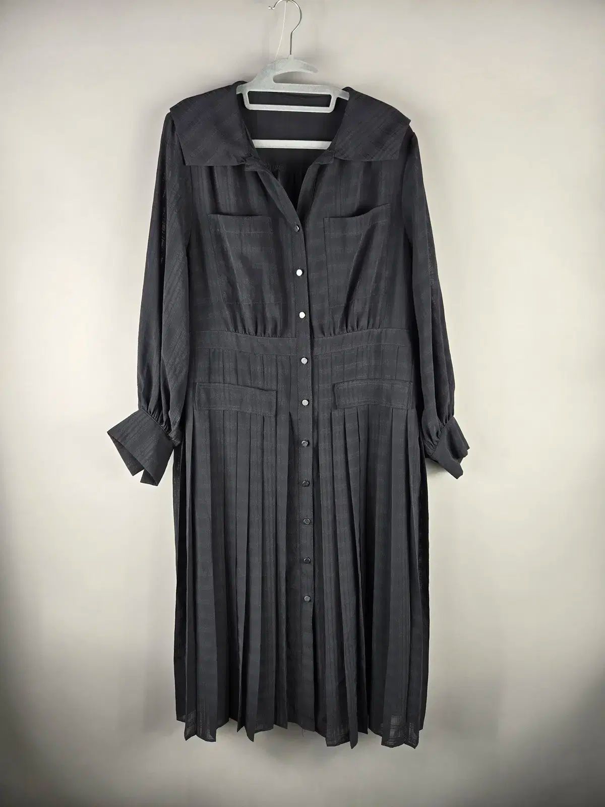 新品 Karl Lagerfeld(カールラガーフェルド) 77 レディース 長袖
