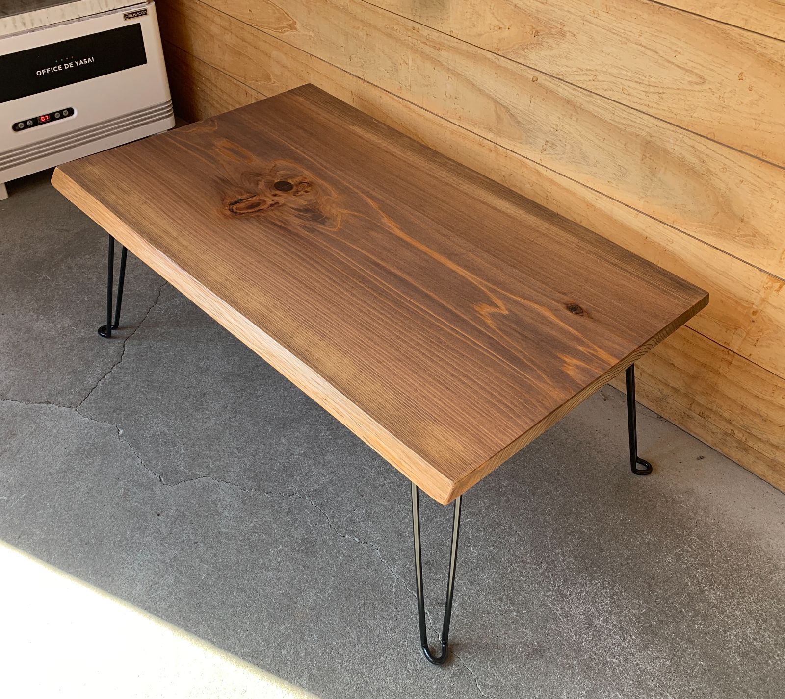 杉一枚板の折りたたみテーブル ブラウン塗装 ちゃぶ台 T148