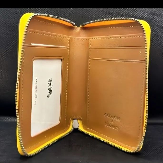 Sale 匿名配送 新品 ✳️ COACH コーチ 財布 イエロー色 - メルカリ