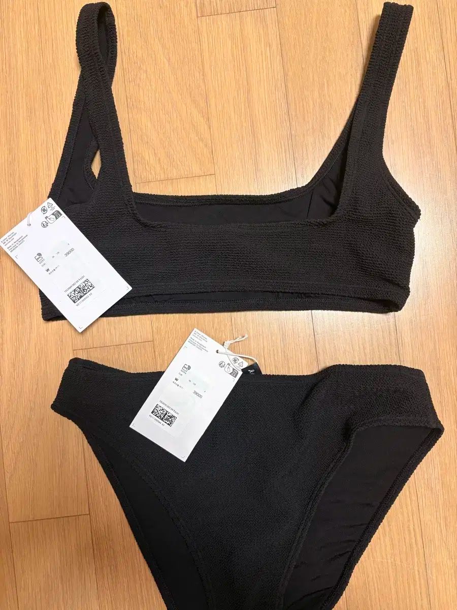 - その他のストーリー テクスチャー ビキニ ブラック