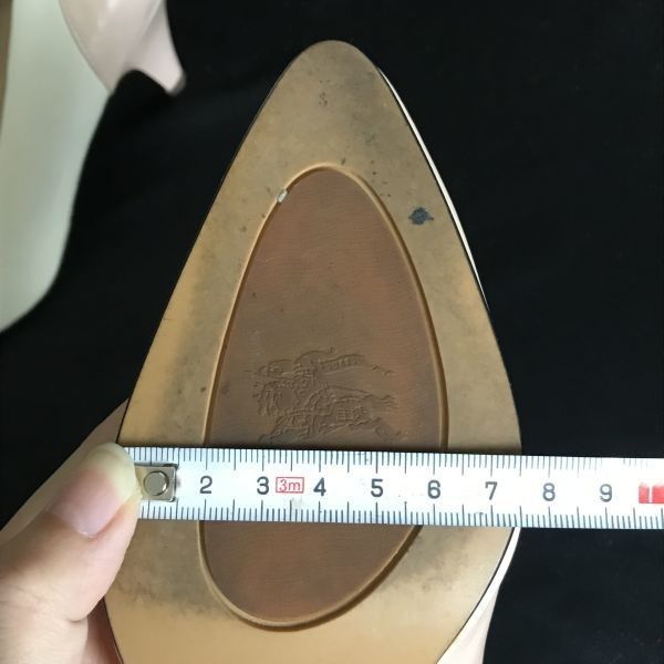 パンプス 23 Burberry レトロ バーバリー ヴィンテージ ヒール Burberry(バーバリー) パンプス(レディース) - 海外通販のBUYMA