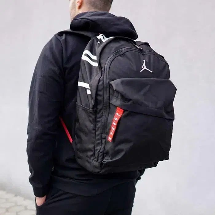 プラダ 3009 ナイロン リュック 白タグ有 三角プレート 黒 プラダ 3009