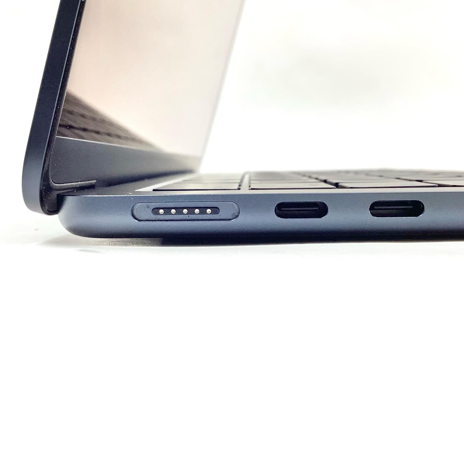 【美品】MacBook Air 256GB 充放電回数24回 本体 箱付属品付 美品】MacBook Air 256GB 充放電回数24回 本体 箱付属品付