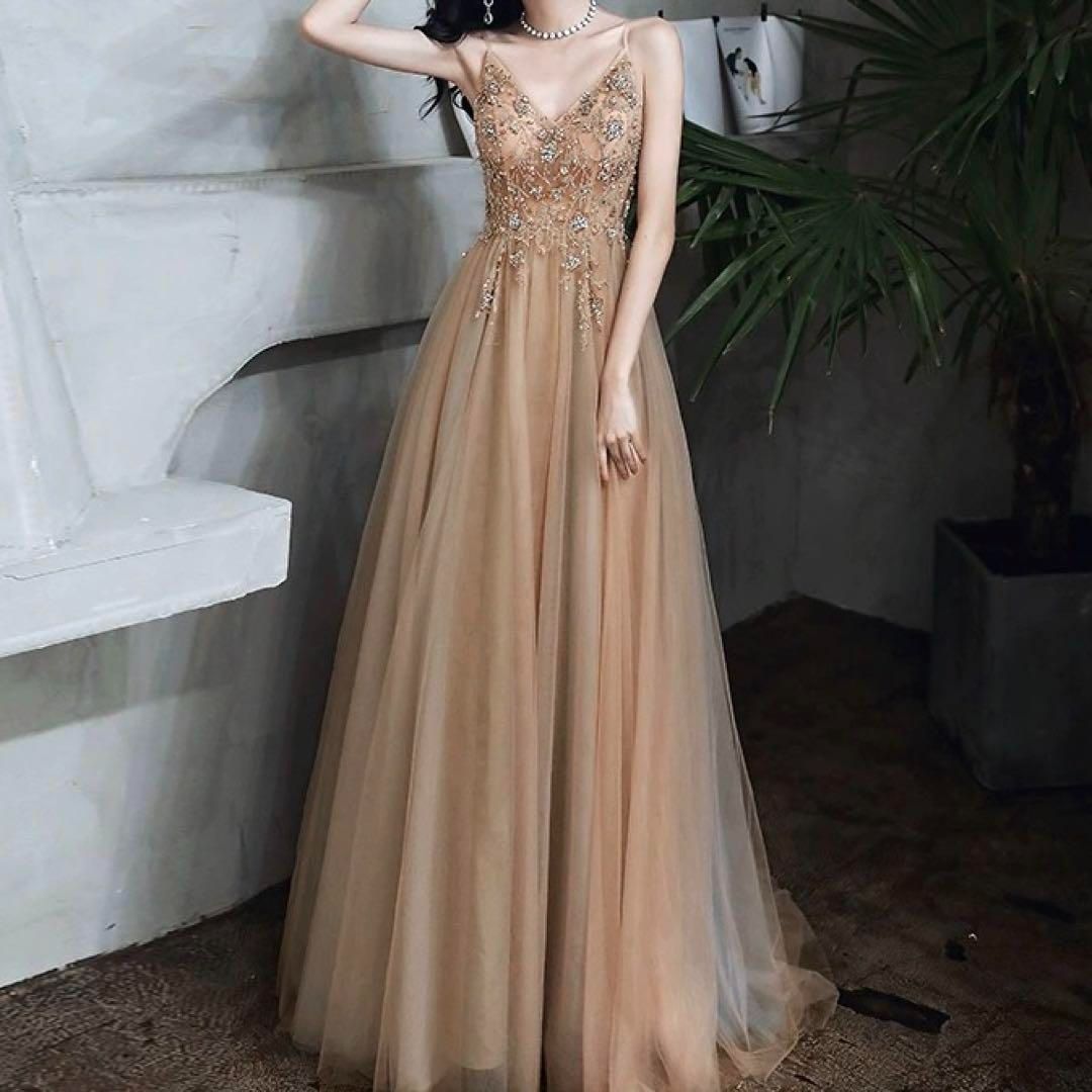 ビジューの小花柄がオシャレで可愛いイブニングドレス♩.• ビジューの小花柄がオシャレで可愛いイブニングドレス?.? - メルカリ