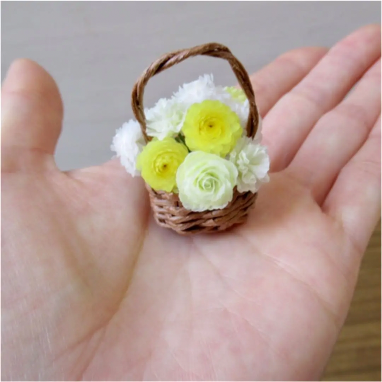 メルカリshops 小さな花かご メルカリshops 小さな花かご