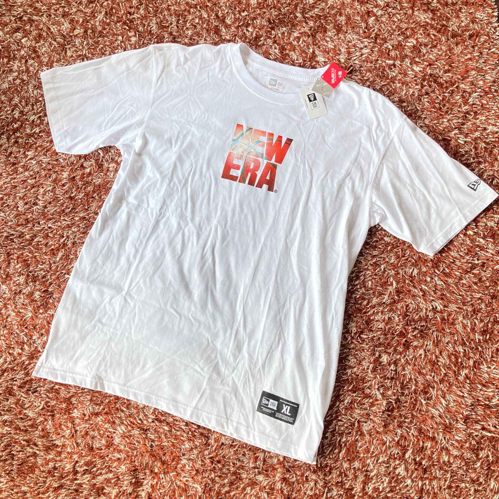 【新品、未使用、タグ付き】ニューエラのシャツ タグ付き未使用品 NEW ERA ニューエラ Tシャツ ホワイト・レッド