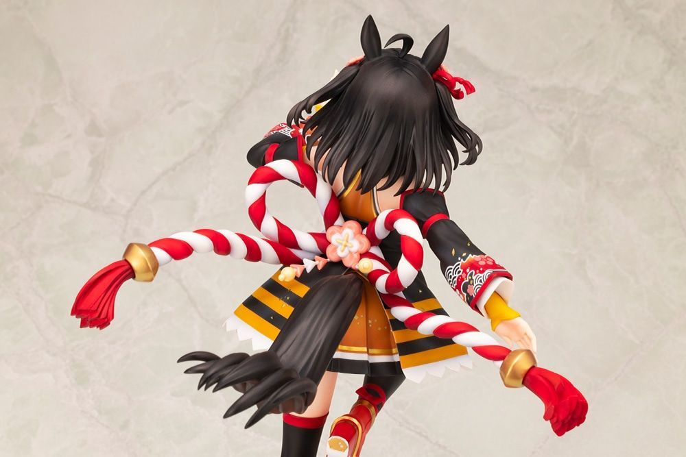 表情替えパーツ付き［迫る熱に押されて］キタサンブラック 1/7 完成品