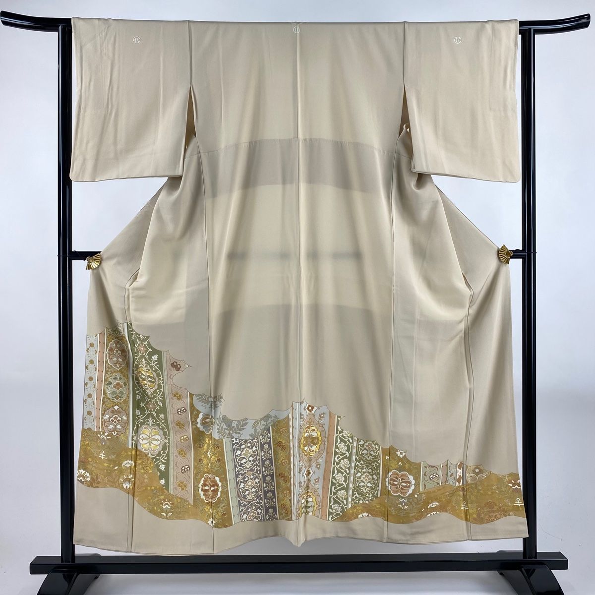 色留袖 身丈153cm 裄丈63cm S 袷 華文 花唐草 金糸 金彩 ベージュ 正絹 名品 三つ紋