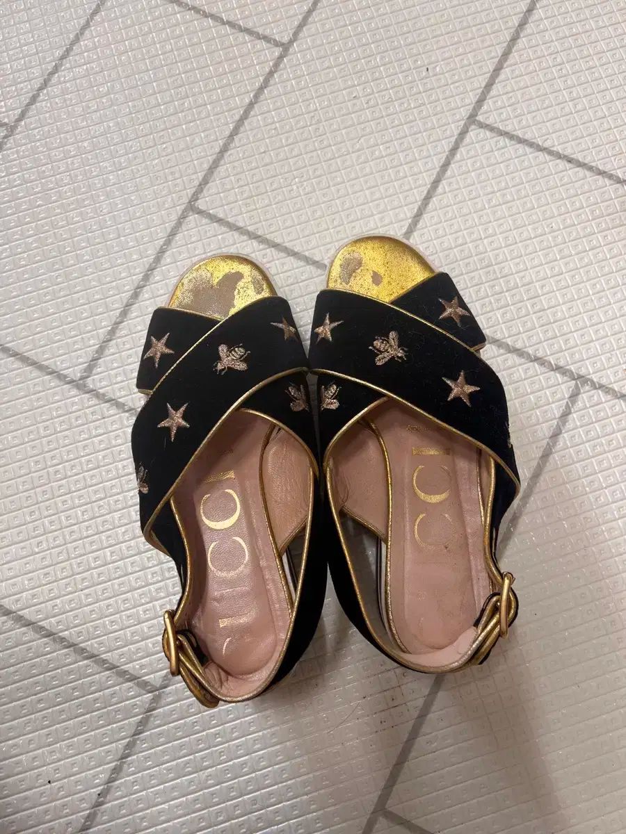 Gucci プラットフォームサンダル 225