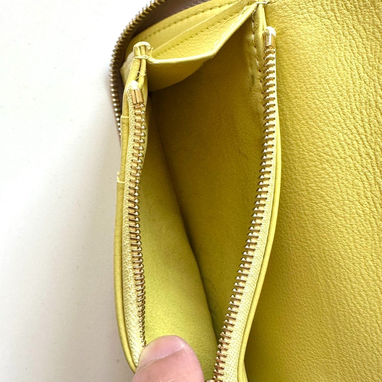 ボナベンチュラ BONAVENTURA 二つ折り財布 ミディアムジップウォレット