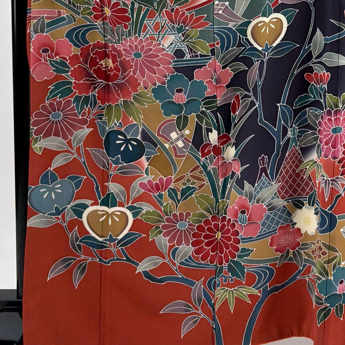 振袖 身丈167.5cm 裄丈68cm L 袷 草花 宝尽くし 染め分け ぼかし 茜色 正絹 名品