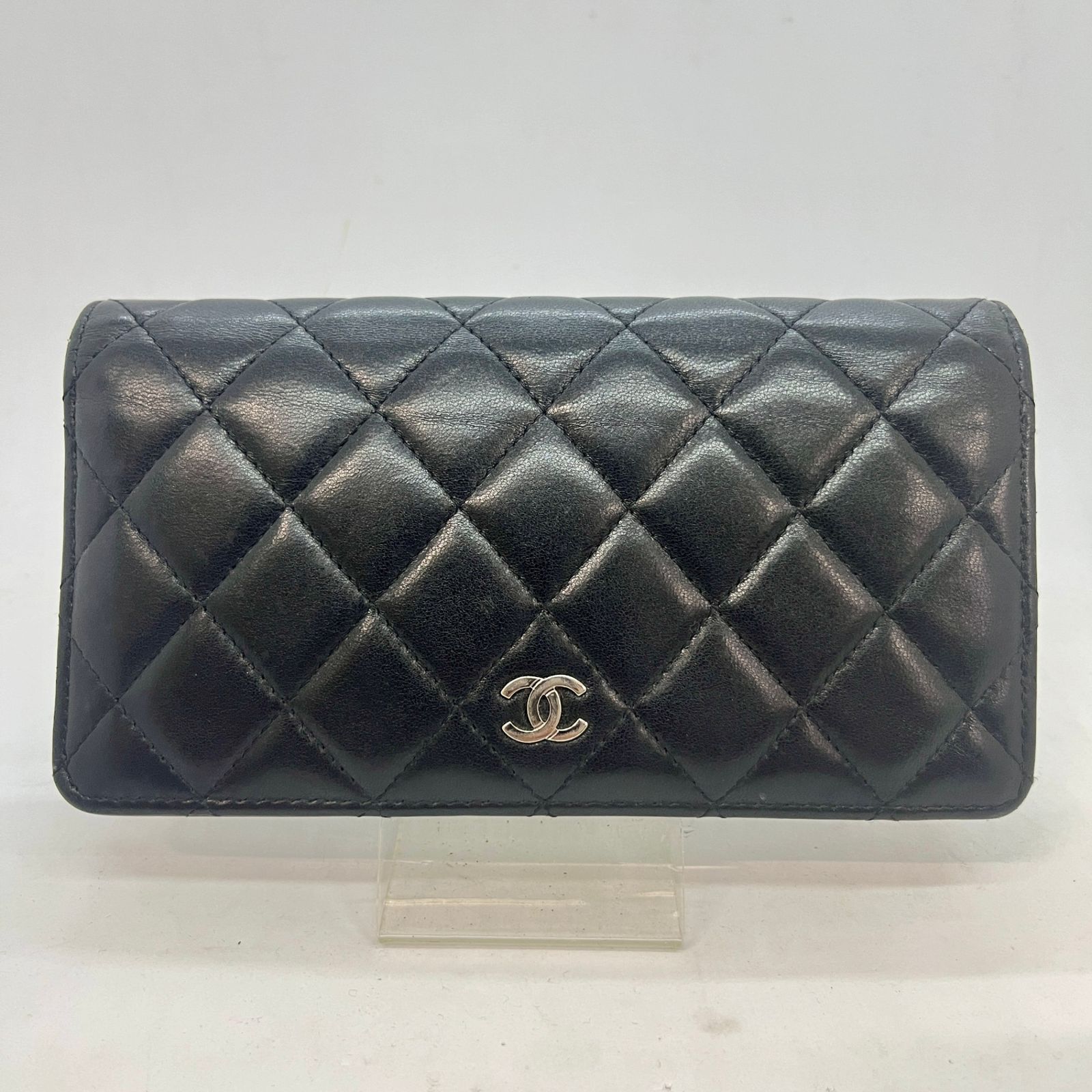 CHANEL マトラッセ 二つ折り長財布 ココマーク ラムスキン シャネル 