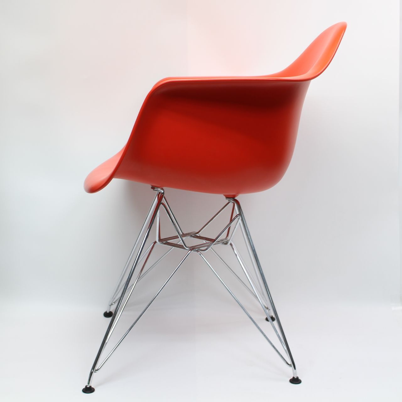 624 ハーマンミラー イームズ アームシェルチェア エッフェルベース レッドオレンジ系色 MARWIL-DEMENAGEMENTS_CH