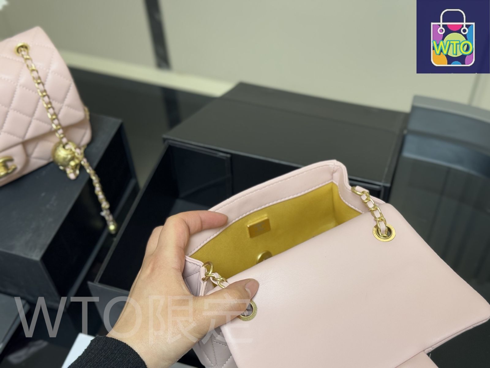  CHANEL メタルボール スクエアミニバッグ 展開 ハンドバッグ バッグ