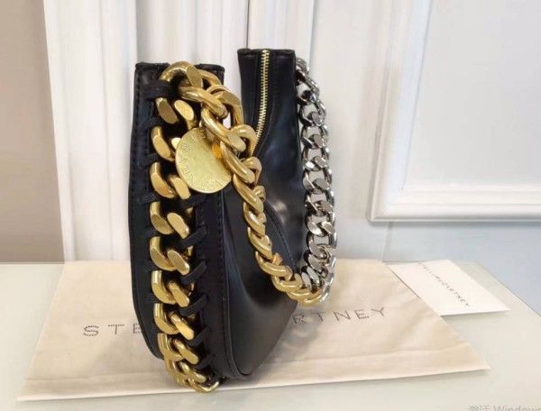 定番人気！新品のステラマッカートニー ショルダーバッグアンダー  