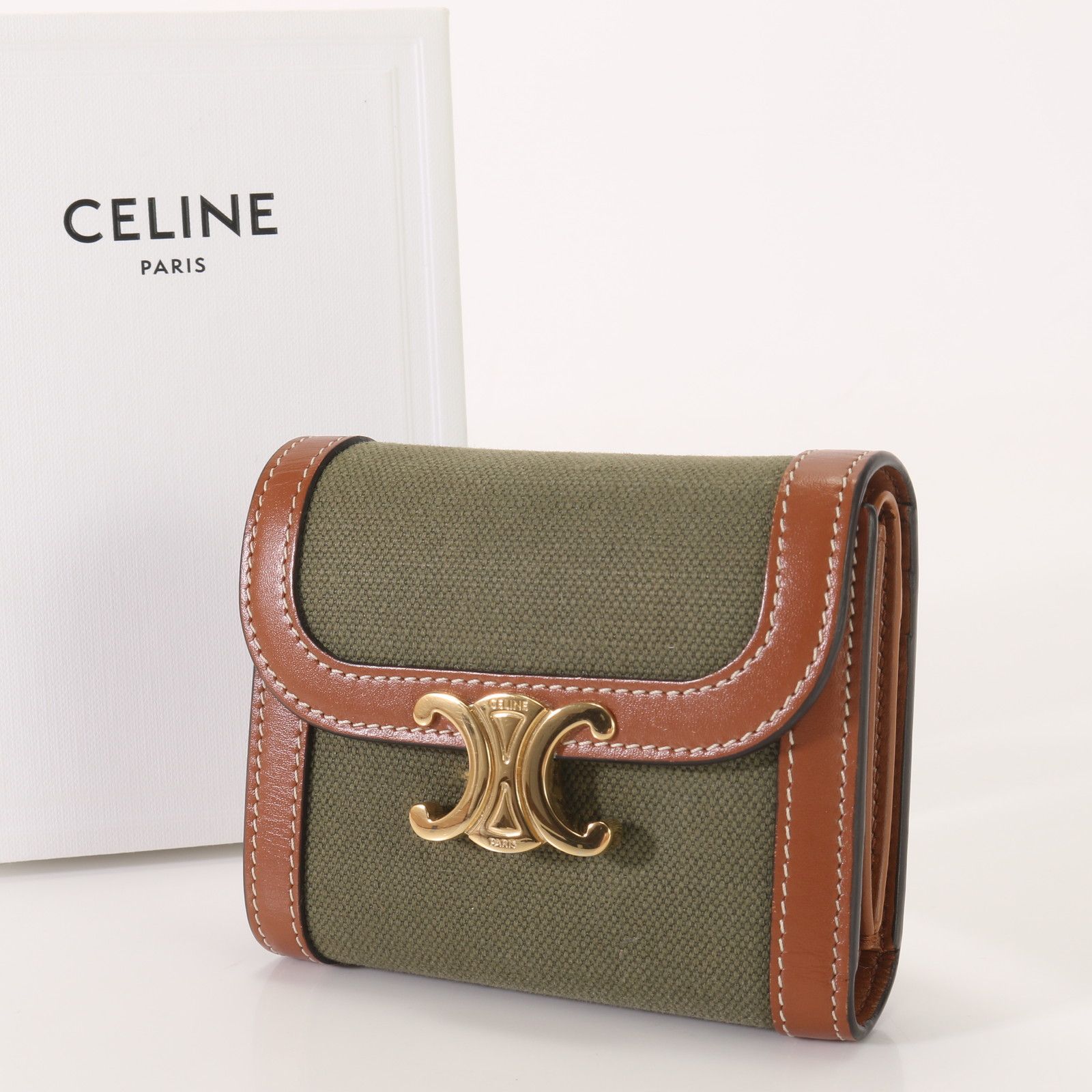 セリーヌ　財布　タン 関税なし CELINE 折り畳み財布 コンパクト ナチュラル タン (CELINE