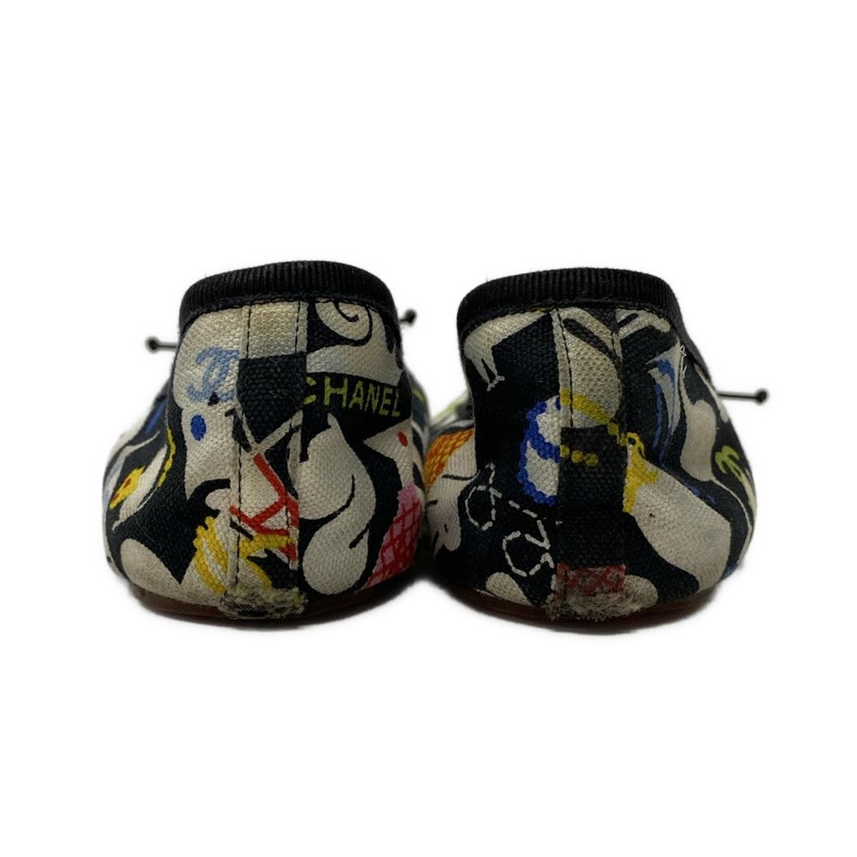 CHANEL シャネル　フラットシューズ　白　柄 CHANEL(シャネル) フラットシューズ 39 レディース - 黒×白
