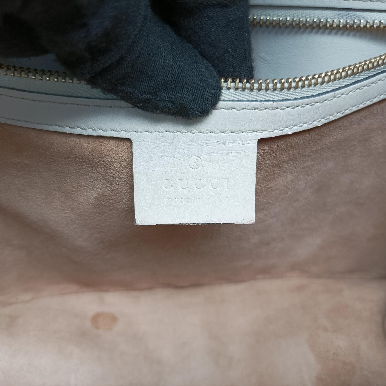 グッチGucciシルヴィアイボリー×ネイビー×レッドレザー421882H021418961