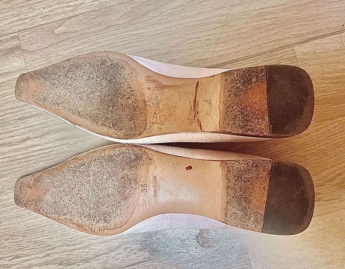 フラットシューズ