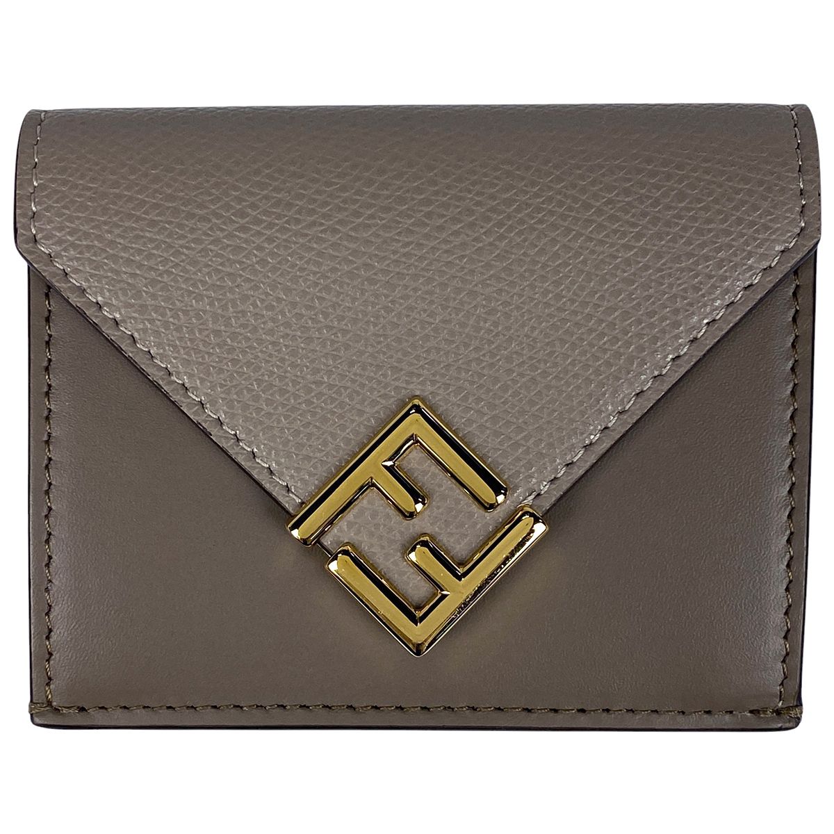 フェンディ FENDI ロゴ 三つ折り財布 望ましく FFダイヤモンド