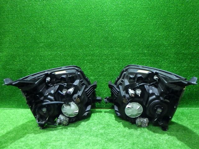 ヴォクシー 前期 ヘッドライト 左右 HID ZRR70/75 28-203 V9 トヨタ