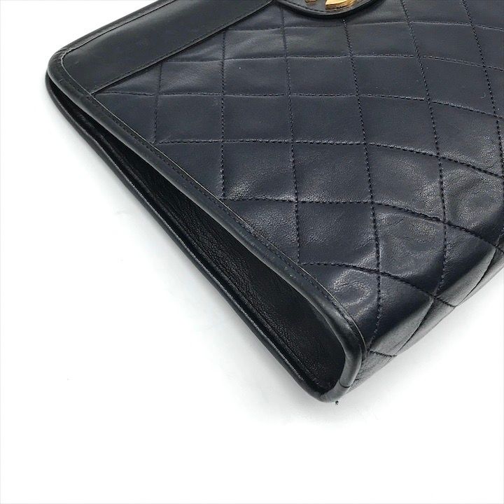 美品✨シャネル クラッチバッグ ココマーク金具 ラムレザー 黒色 送料・代引手数料無料】 ◇ 【未使用展示品】 シャネル