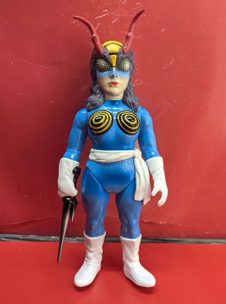 メディコムトイ　東映レトロソフビコレクション　蜂女 Amazon.co.jp: 東映レトロソフビコレクション 蜂女 (仮面
