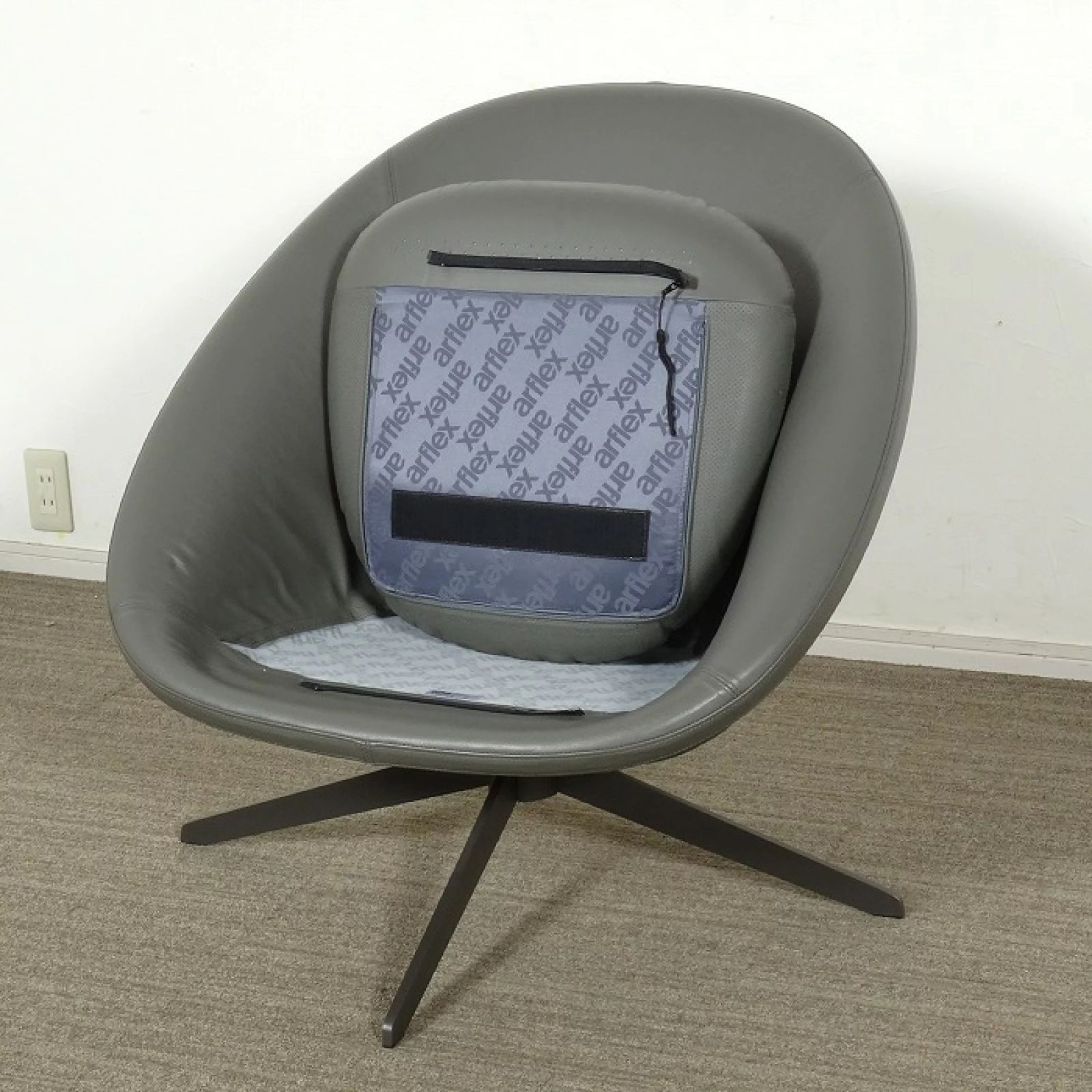 ◾︎SELUNO◾︎ 展示 arflex アルフレックス LUCIA ルチア 回転式ラウンジチェア 本革 52万 v762 MARWIL-DEMENAGEMENTS_CH