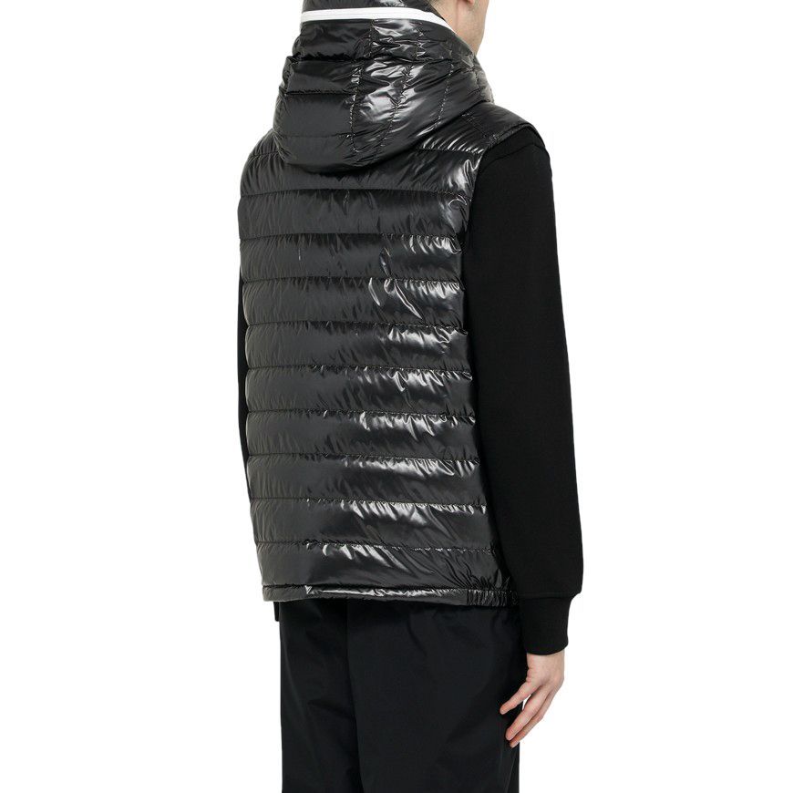 20 MONCLER モンクレール 1A00059 596J9 ブラック AKAISHI ダウン