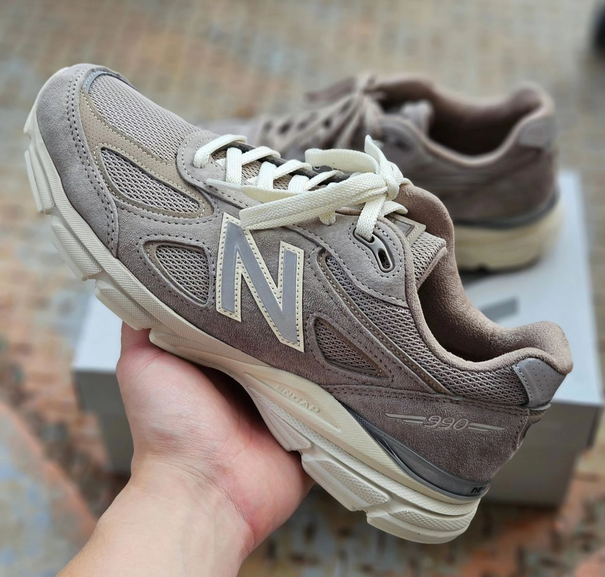 キス × ニューバランス 990V4 