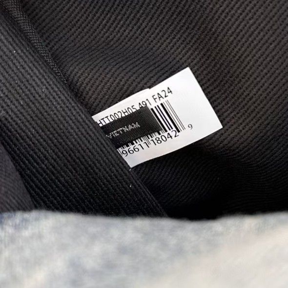 MARC JACOBS