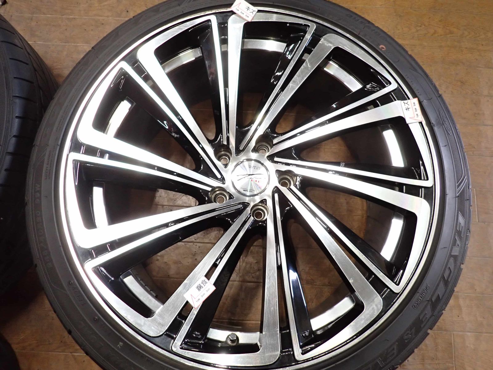 245|40R20×9J 99W
