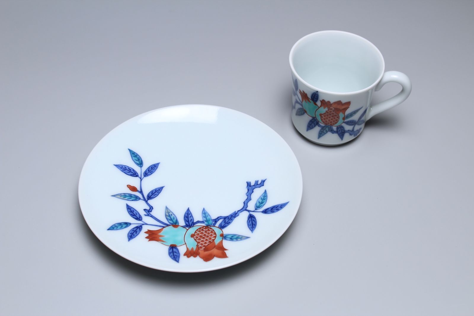 十三代今泉今右衛門錦柘榴絵珈琲碗2客カップ＆ソーサー共箱【正