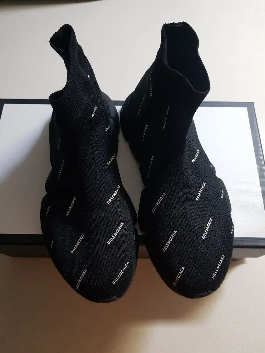 バレンシアガ スピードトレーナー サイズ38 バレンシアガ スピード