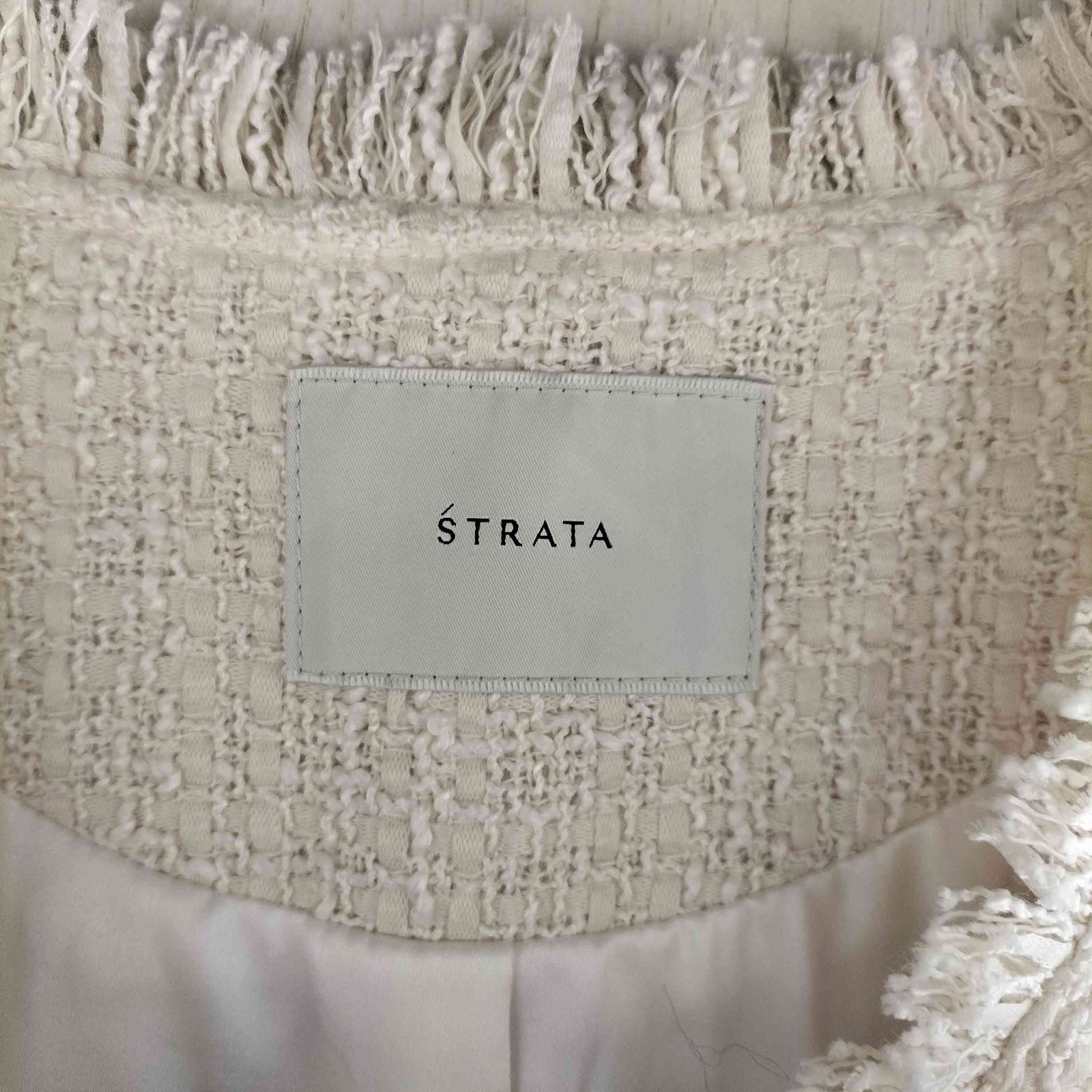 [超美品]STRATA ゴールドボタンノーカラーツイードジレ エストラータ STRATA ゴールドボタンノーカラーツイードジレ
