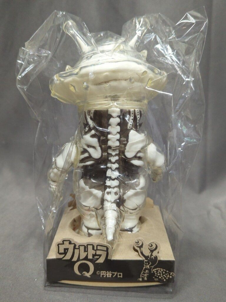 SECRETBASE 円谷プロ X-RAY カネゴン(クリア成型/骨/ブラック) SECRETBASE 円谷プロ X-RAY カネゴン(クリア成型/骨/ブラック