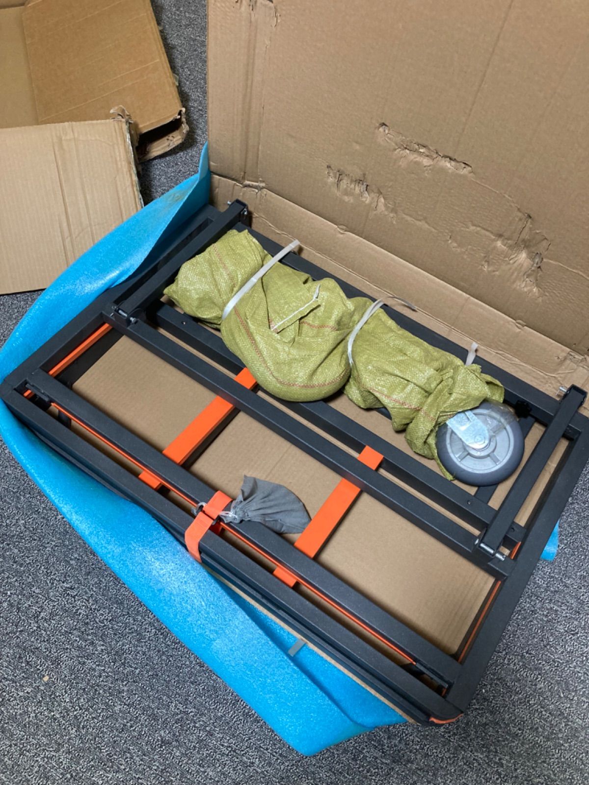 ガラス運搬用台車 折り畳みポニー台車安全ベルト付き 4 TPR輪 サイレント長尺物台車 業務用多用途大型鋼管荷台車 耐荷重500kg 建設現場でのガラス 長尺物の運搬に DR-158