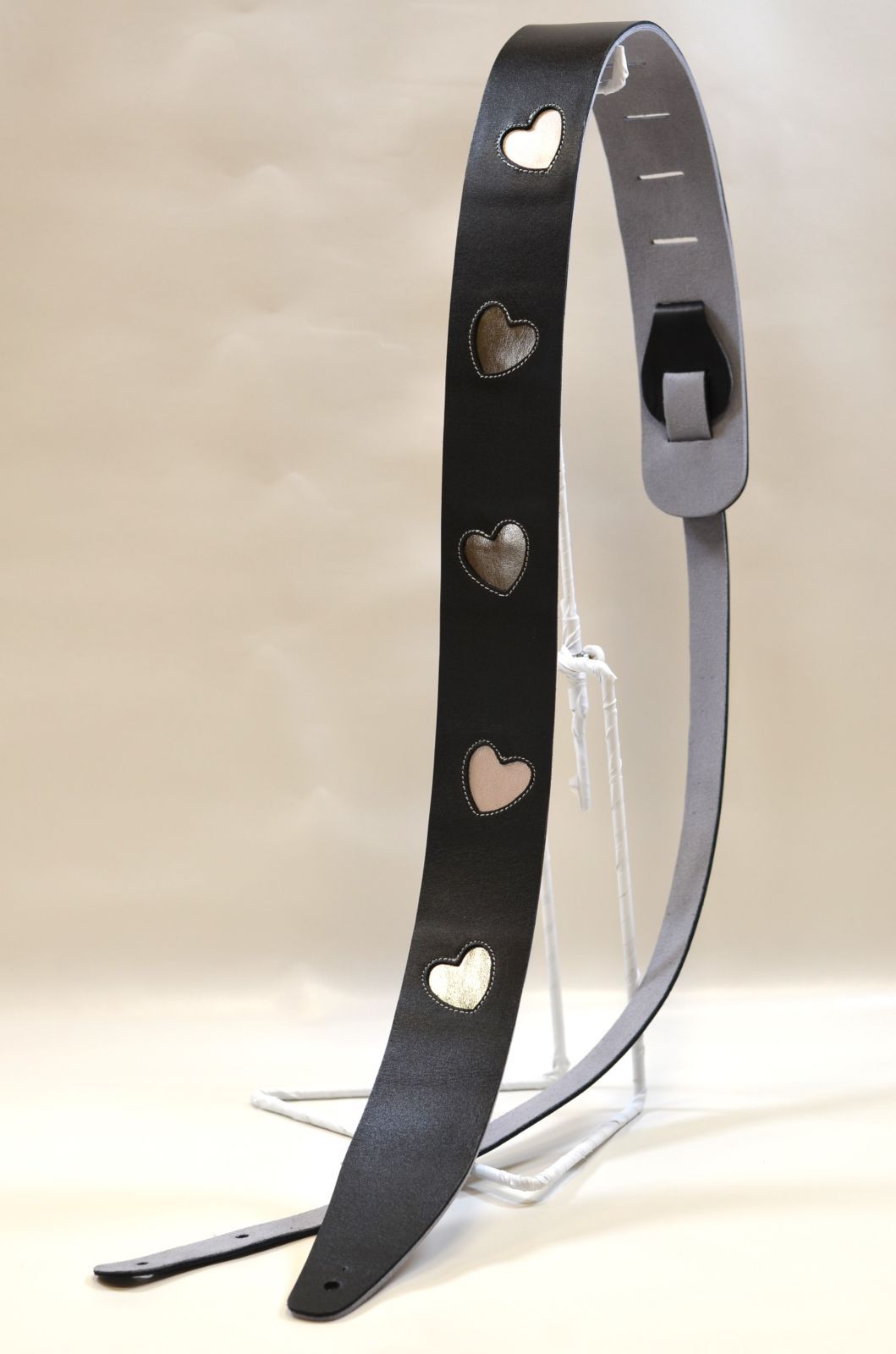 ハンドメイド 本革ギターストラップ Genuine Leather Guitar Strap ブラック ハートマーク加工