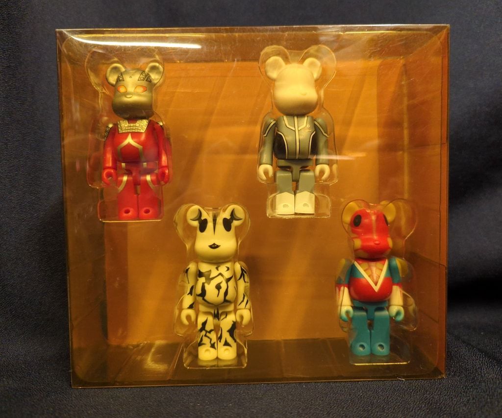 MEDICOM TOY - ウルトラセブン 4pcs set 100%ベアブリック/未使用 BE@RBRICK ウルトラセブン 100% ベアブリック - メルカリ