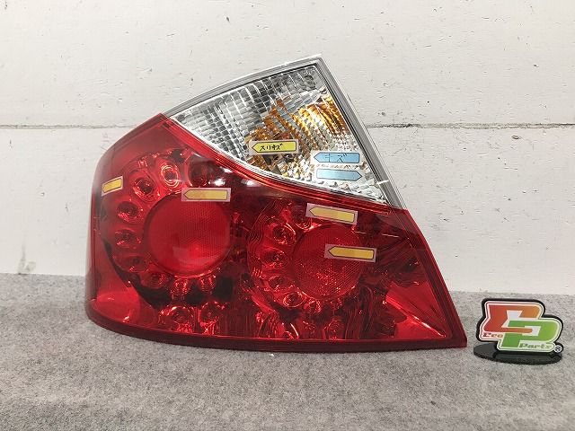 フーガ Y50/GY50/PNY50/PY50 後期 左テールランプ/ライト/レンズ KOITO 220-63989 日産(101338) 