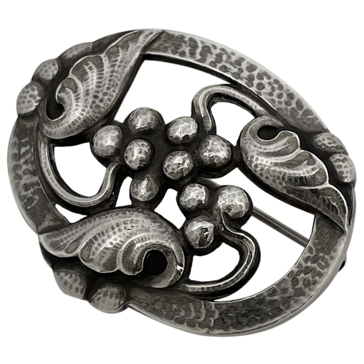 最終価格　極美品 101 ムーンライト・グレープ ブローチ Georg Jensen - GEORG JENSEN 101 ムーンライトグレープ