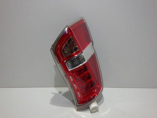コーティング加工済 RK1|2 ステップワゴン 後期 右テールレンズ W0587 J1 LED球切れ無 250418019